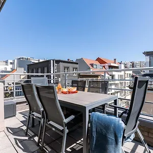 Apartment Huswell - Centrally Located With Sunny Terrace, Ostende